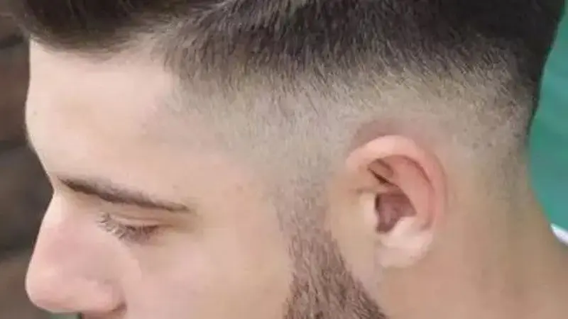 potongan rambut pendek yang stylish